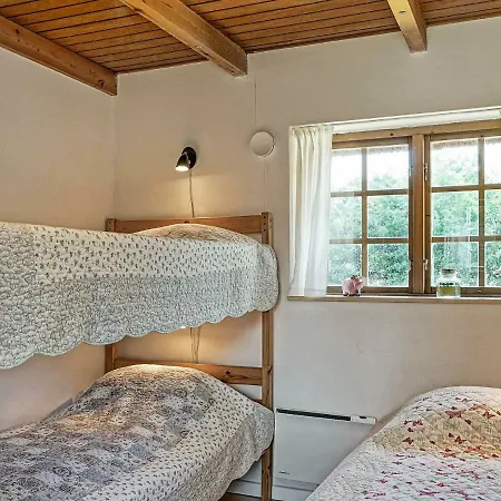 Feriehus Two-bedroom Holiday In Nexo 1 Langedeby